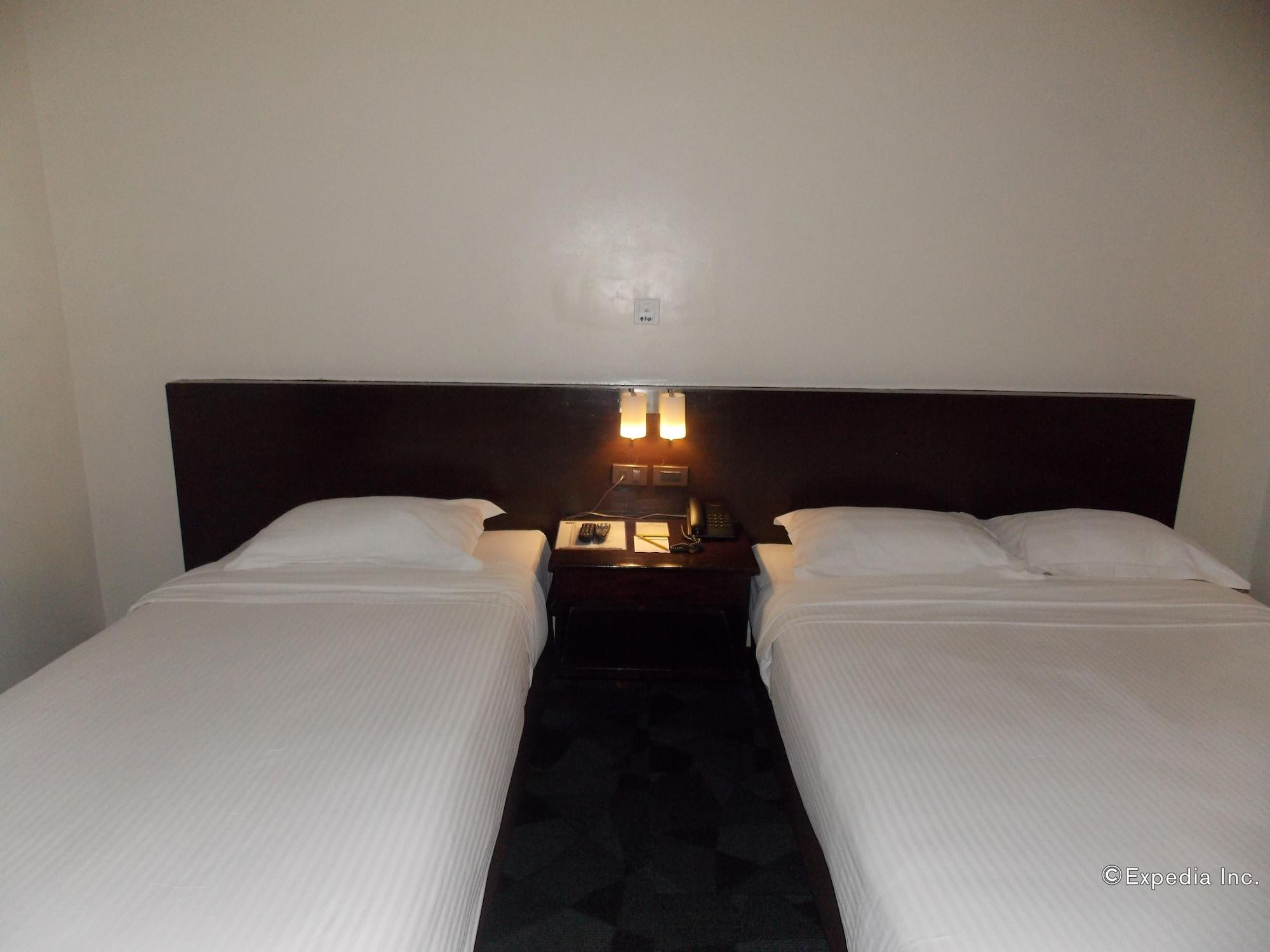 แอล ฟิชเชอร์ โฮเต็ล Hotel บาโคลอด ภายนอก รูปภาพ