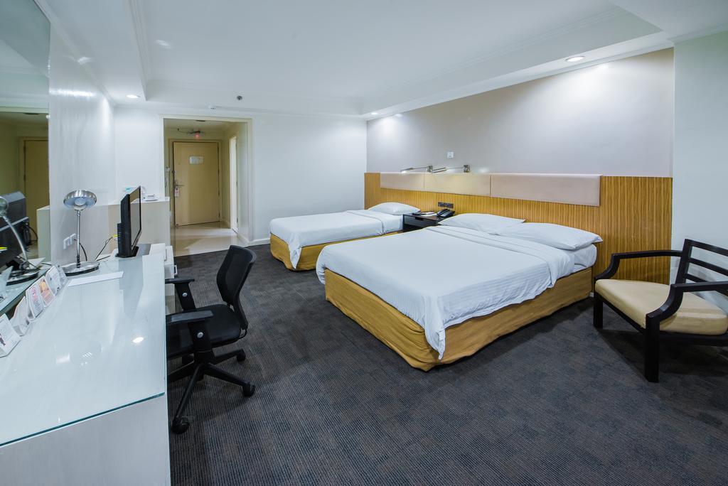 แอล ฟิชเชอร์ โฮเต็ล Hotel บาโคลอด ห้อง รูปภาพ